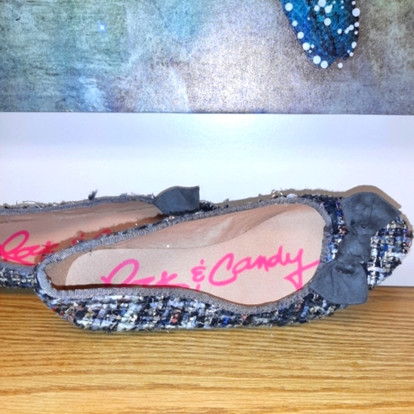 Gorgeous Flat Shoes with Accent Bow - Picture 5 of 10